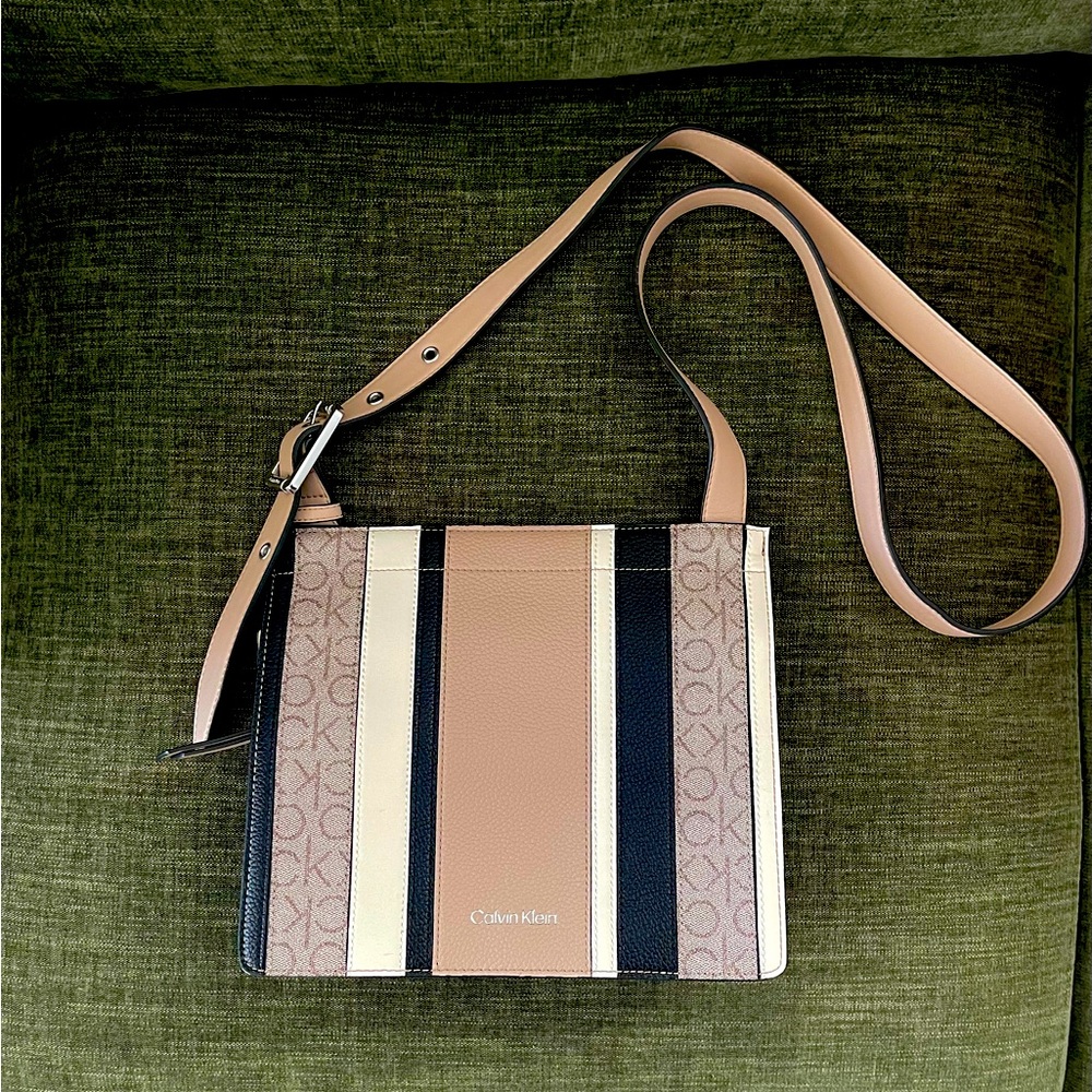 Calvin Klein signature crossbody bag